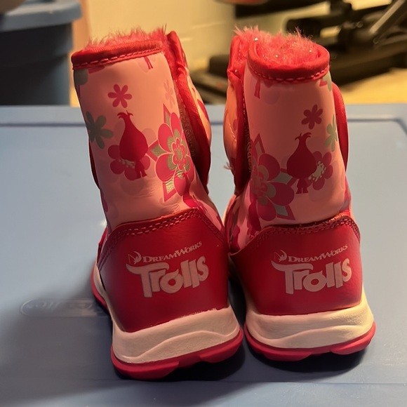 Gently worn toddler snow boot! Re-posh! - Picture 3 of 5